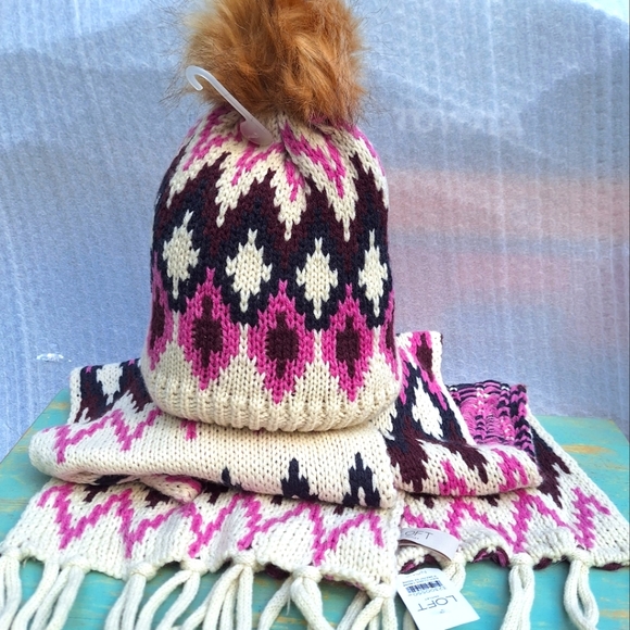 Scarf Hat Set Puff Ball Faux Fur Fringe Tassels Zig Zag Print Pink Knit Long NWT - Picture 2 of 16